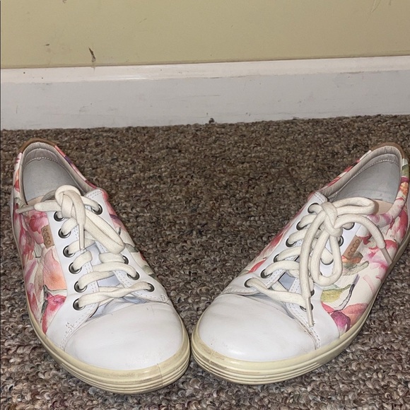 Womens Ecco Soft Pink Floral Leather Lace Up Sneakers - Picture 3 of 10